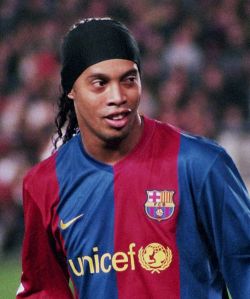 Ronaldinho, mulai tidak betah di Milan